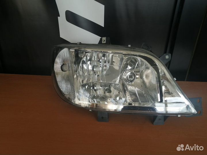 Фара правая mercedes sprinter 2002- Новая LMR1312