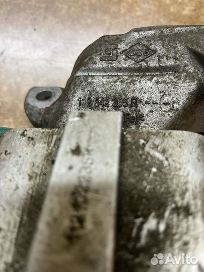 Рено Логан / каптюр подушка двигателя