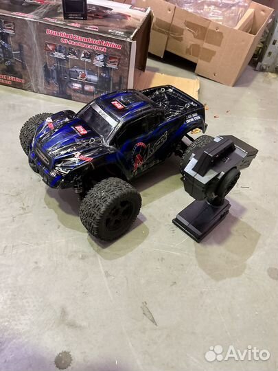 Радиоуправляемая машина монстр
