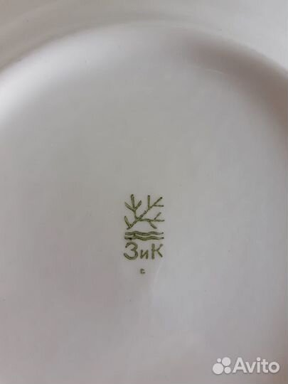 Тарелки 2 шт сов.с золотой коёмкой.Цена за обе