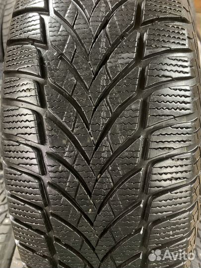 Goodyear UltraGrip Ice 2 215/65 R16 102T