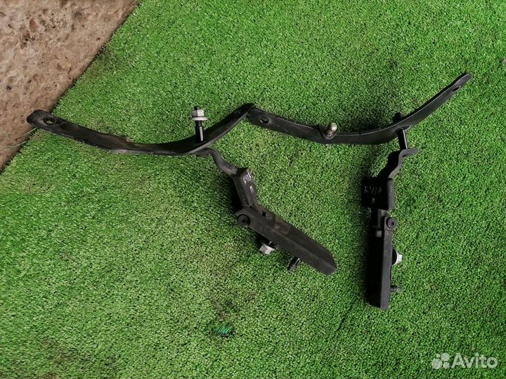 Петля багажника стекла прав на Ford Kuga 2008-2012