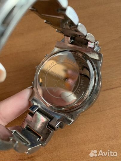 Часы с коробочкой