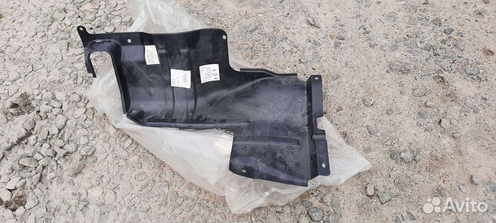 Защита (пыльник) двигателя правый киа