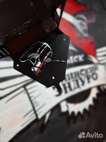 Вешалка-держатель для шлема