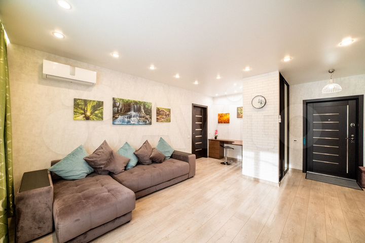 2-к. квартира, 54 м², 2/10 эт.