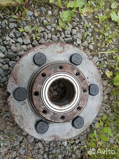 И веко Дейли 2 задняя с тупица сподшипником