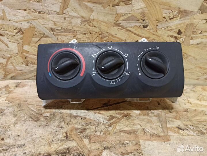 Блок управления печкой Renault Symbol