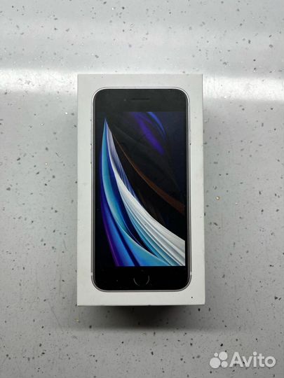 Продам iPhone SE 2020