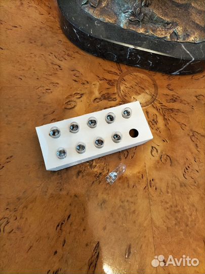 Оригинальные лампочки mercedes в подсветку торпеды