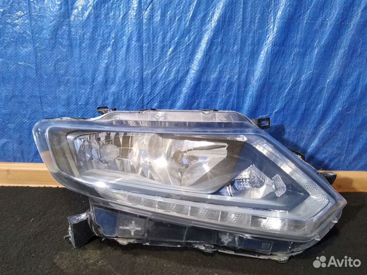 Фара правая Nissan X-Trail T32