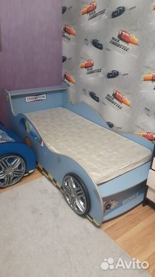 Детская кровать машина бу с матрасом