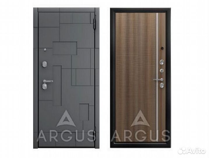 Входная дверь в квартиру Ferroni