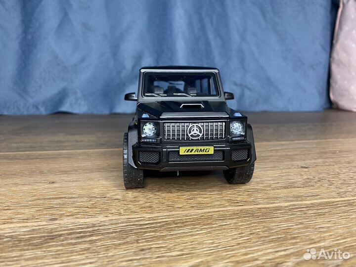 Металлическая машина Гелентваген Мерседес-Benz AMG