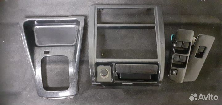 Продам консоль,форестер sf5