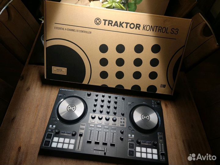 Native Instruments Traktor Kontrol S3 (Код A528)