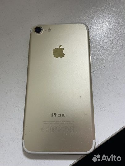 Телефон iPhone 7