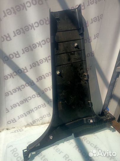 Обшивка стойки центральной левой Kia Sportage 4