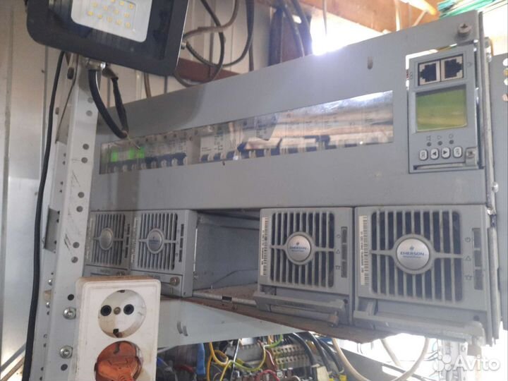 Стойка питания Emerson 48v