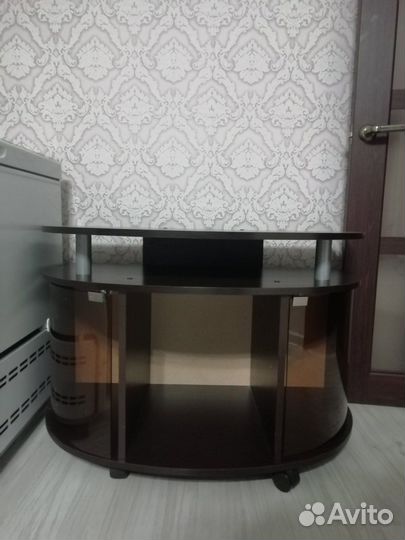 Стеклянная тумба под тв