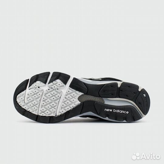 Кроссовки New Balance 990 v3