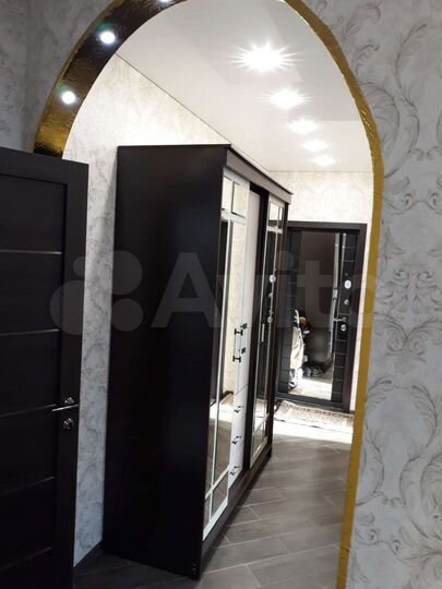 2-к. квартира, 74 м², 4/8 эт.