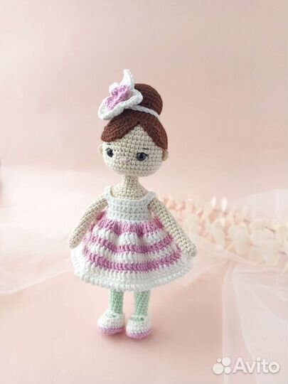 Кукла ручной работы вязаная