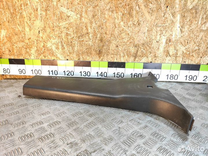 Обшивка стойки правая Ssang yong Rexton 2001 2006