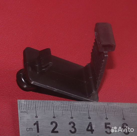 Крючок,клипса,фиксатор для коврика оригинал