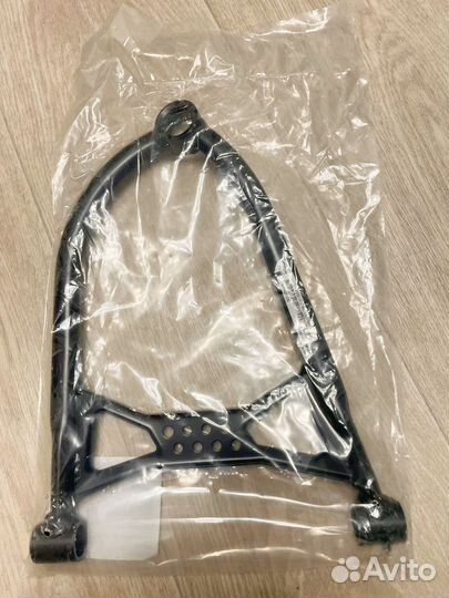 Верхние рычаги BRP 505074609 505074610 оригинал