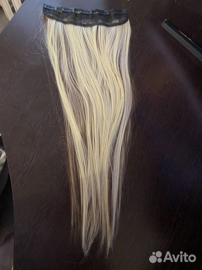 Волосы на заколках