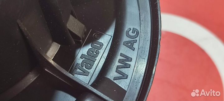 Двигатель отопителя моторчик печки Volkswagen Pass