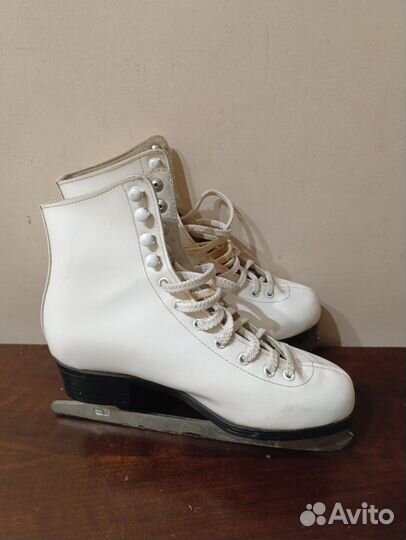 Коньки фигурные 39 размер бу