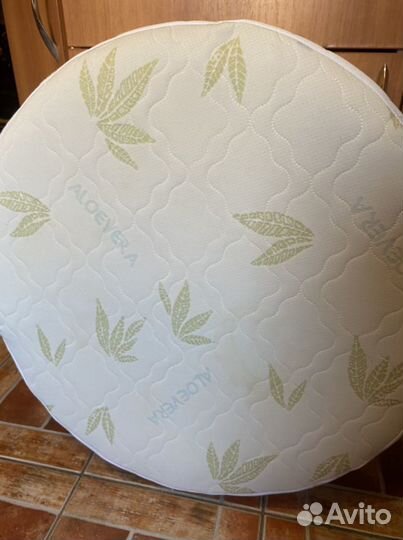 Детский круглый ортопедический матрас и простыни
