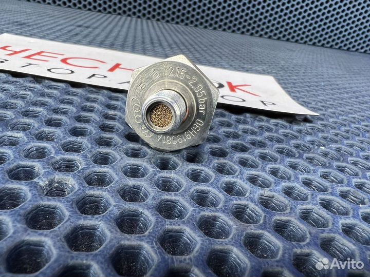 Датчик давления масла VAG Audi Q3 Skoda Octavia