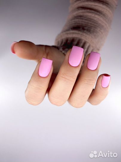 Маникюр с покрытием. Анапа