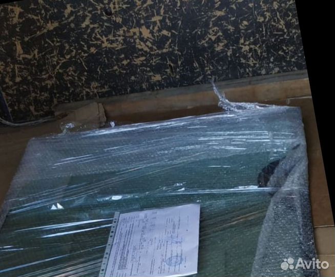 Стекло боковое правое hitachi zx270 4448313