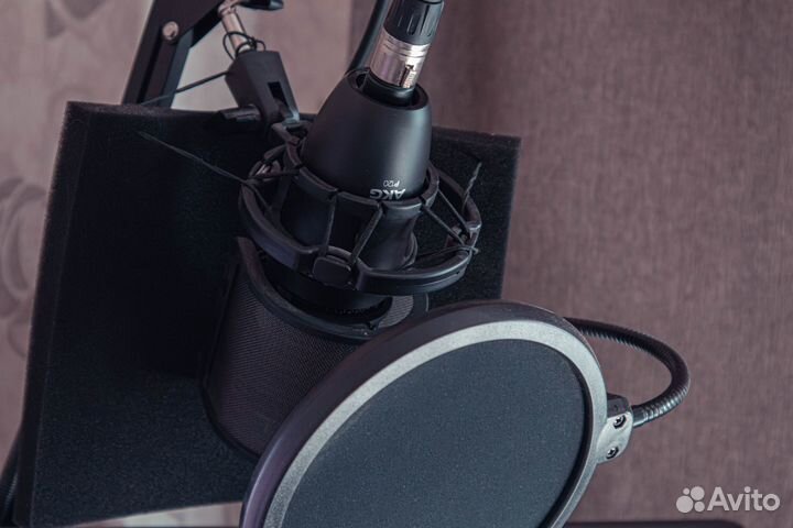 AKG P120 + Behringer UM2 + Пантограф + XLR кабель