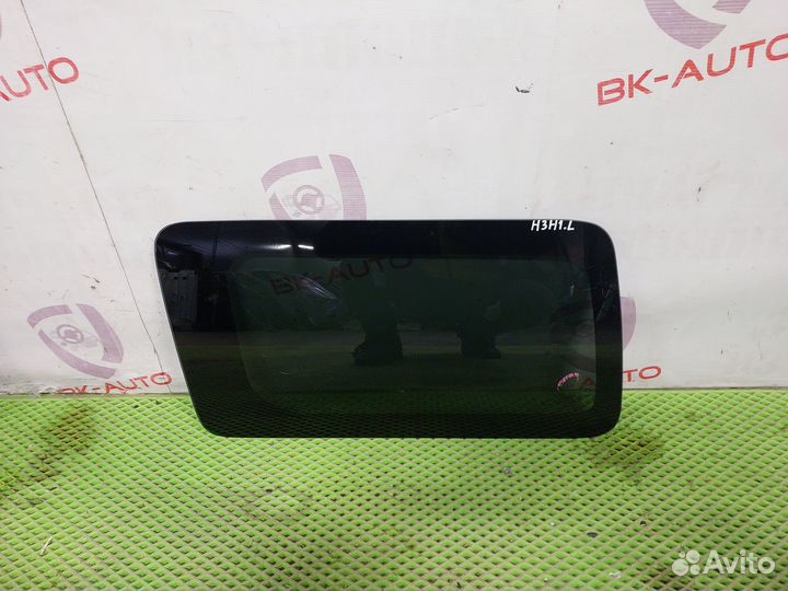 Заднее боковое стекло левое Hummer H3
