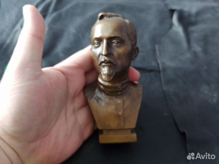 Бюст Дзержинского