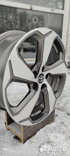 Диски Toyota Highlander R19