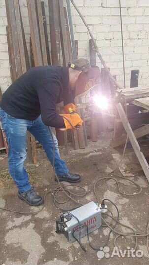 Бригада сварщиков и монтажников