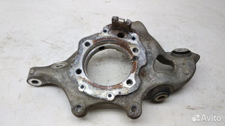 Кулак поворотный задний правый Mercedes-Benz C