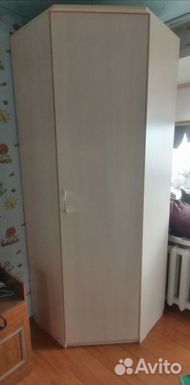 Шкаф