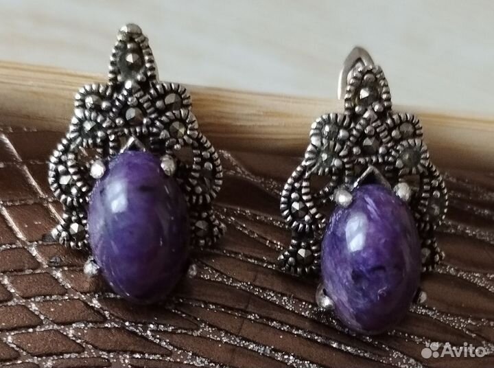 Серебряные серьги с чароитом