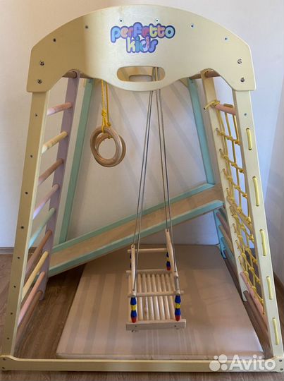 Детский спортивный игровой комплекс с горкой