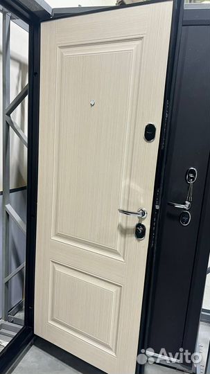 Дверь входная металлическая