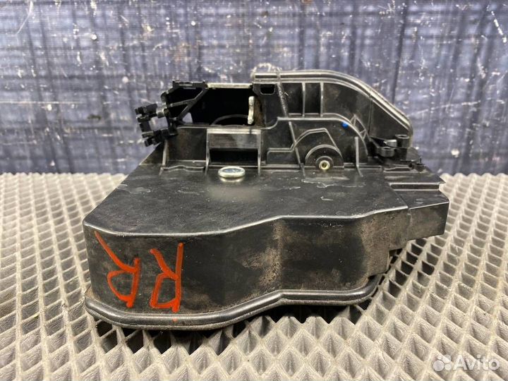 Замок двери задний правый Bmw X5 E70 N62 2007