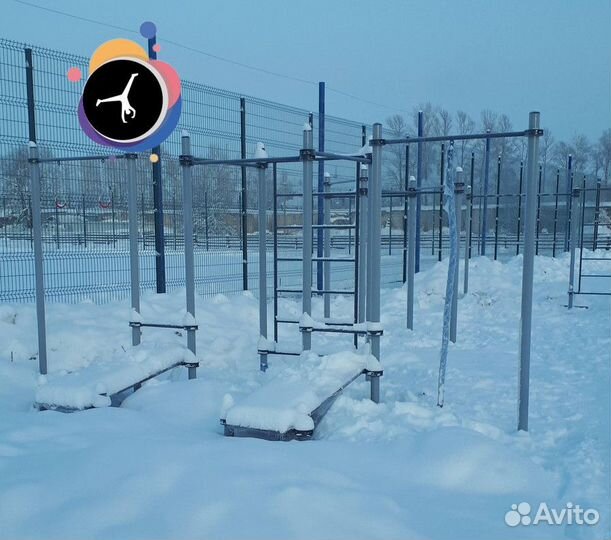 Уличный спортивный комплекс