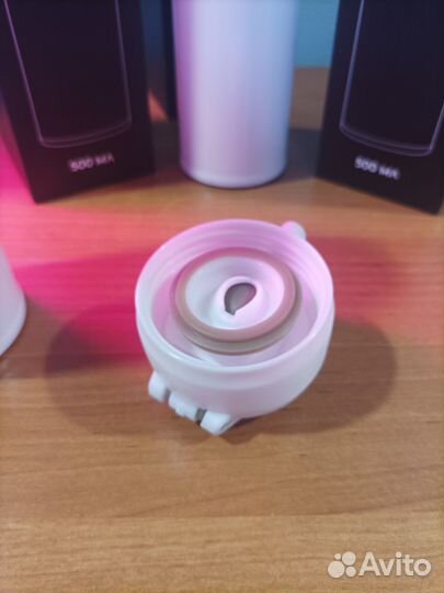 Термос для напитков. Белый